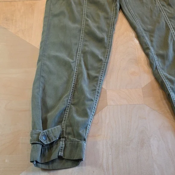 Anthropologie Jackson Army Green Tapered Utility Cargo Pants. Size 2 - Picture 2 of 9